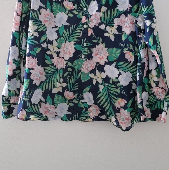 Women's button up - Picture 2 of 2